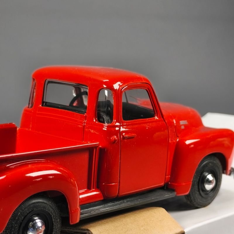 Maqueta de camioneta Chevrolet 1950 en escala 1/24 - imagen 9