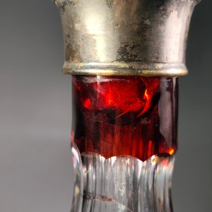 Botellón de Cristal Rojo Grueso Tallado con Diseño Hialino - imagen 8