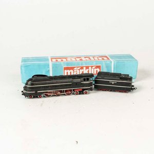 Locomotora con carbonera Marklin made in Germany en su caja original  - imagen 1