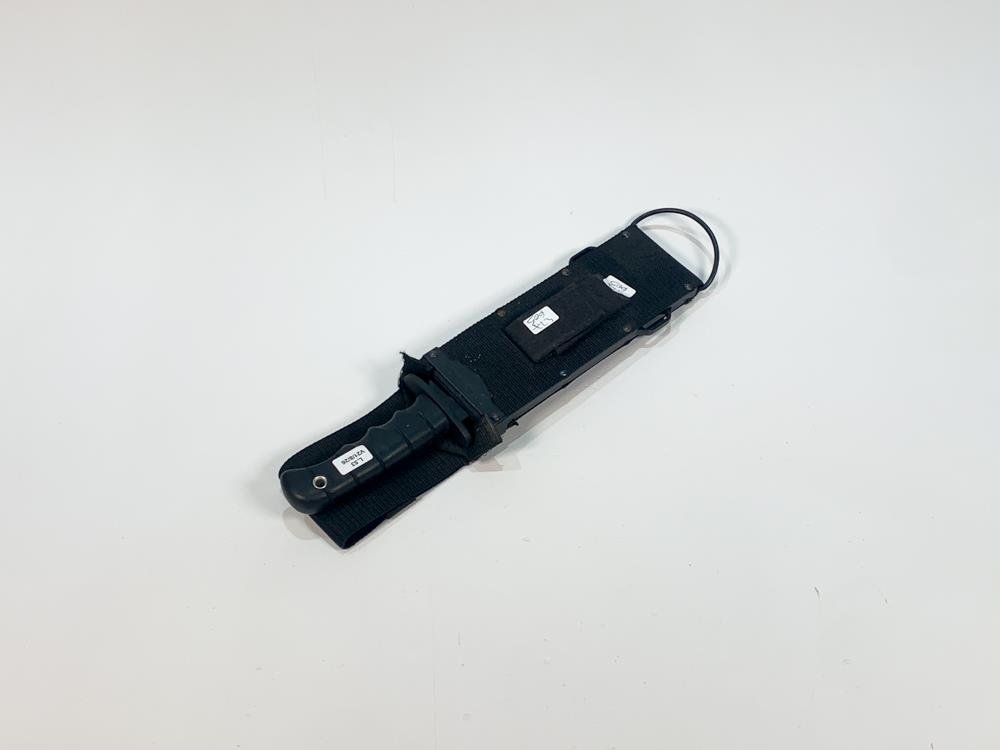 Cuchillo de Caza Smith & Wesson Hoja Curva Empavonada Negra con Vaina