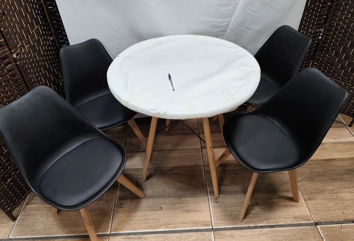 Juego de comedor Eames mesa laqueada blanca con sillas - imagen 4
