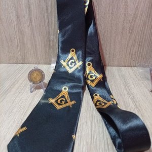 Corbata Negra de Seda con Emblema Masónico para Adulto - imagen 2