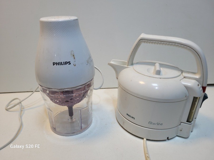 Picadora Philips y Jarra Eléctrica Filterline Blancas