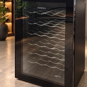 Vinoteca Eléctrica Xion Negra con Puerta Vidriada y Estantes Cromados - imagen 2