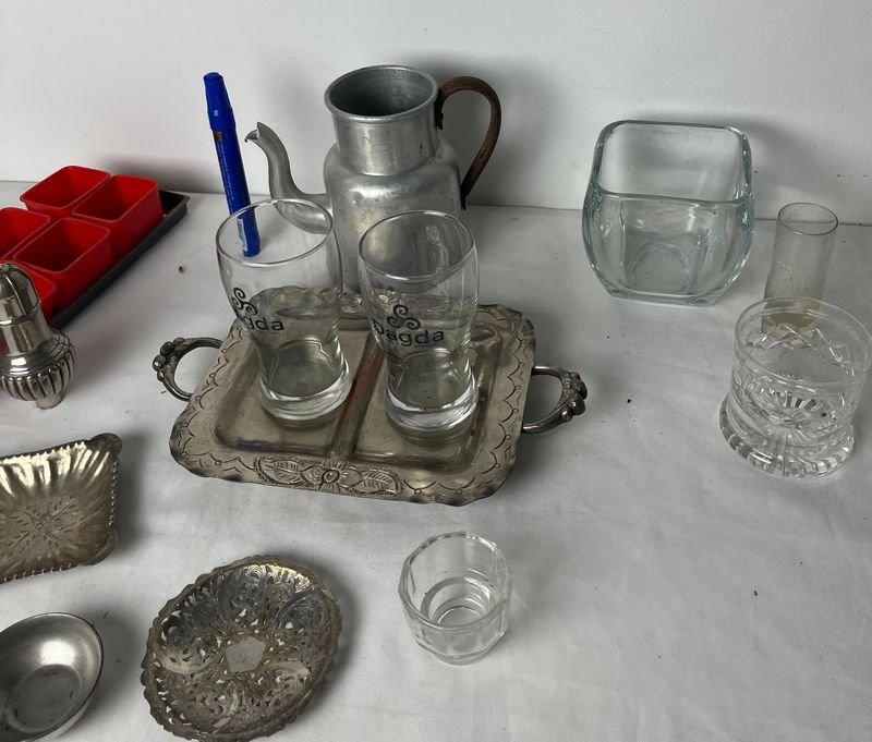 Lote siguiente: Colección de Artículos para la Cocina y el Hogar
