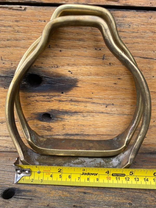 Par de estribos de bronce para caballos - imagen 4