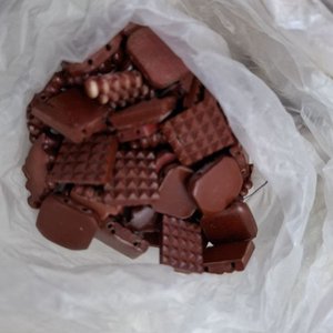 Lote de Componentes para Bijouterie Artesanal: Brazaletes, Dijes y Piezas Varias - imagen 8