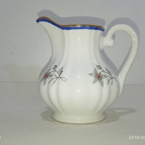 Juego de Té de Porcelana Portuguesa "V.A." con Cafetera, Azucarero y 6 Tazas con Platillos - imagen 7