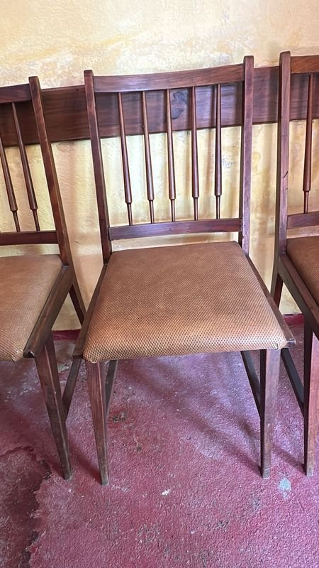 Sillas de Madera Dura con Asientos Tapizados en Buen Estado - imagen 3