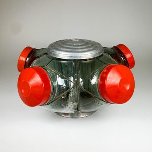 Lote anterior: Muy linda caramelera giratoria, en vidrio de cinco frascos (uno avería) tapas de plástico y una de aluminio 44 x 24 altura