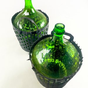 Par de Damajuanas Verdes de Vidrio con Cestas Protectoras - imagen 2