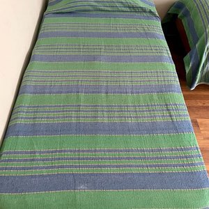 Dos Colchas Rústicas de 1 Plaza: Verde y Azul Rayadas - imagen 2