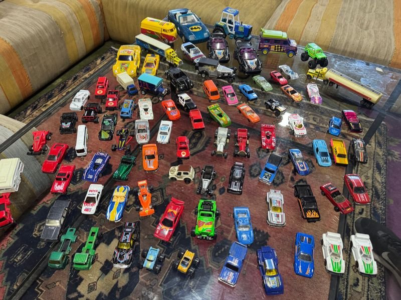 Gran lote de autos y vehículos variados - imagen 2