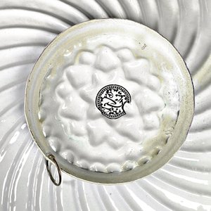 Plato Decorativo Minakari Iraní con Vitrina - Arte Único - imagen 4
