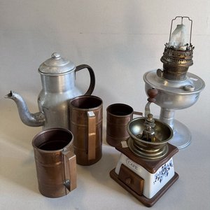 Molinillo de café, 3 tachos de cobre cafetera y base lampara aladin - imagen 1
