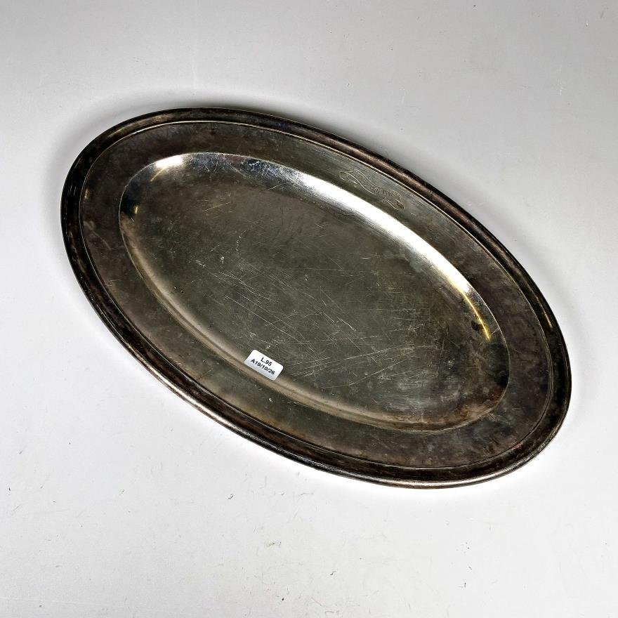 Bandeja Oval de Metal Plateado Hotel Pocitos - 40 x 25 cm
