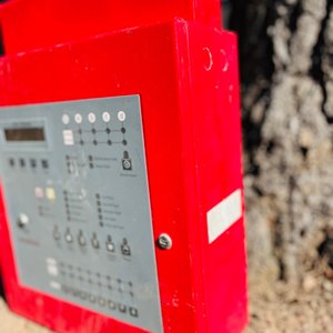 Tableros Eléctricos de Seguridad Rojo (2 Unidades) - imagen 3