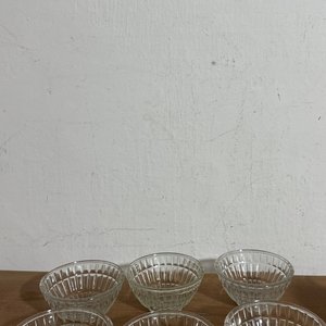 Lote siguiente: Set de 6 Compoteras de Vidrio con Diseño Rayado