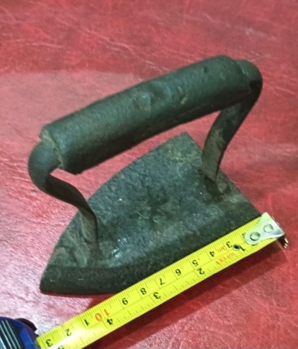 Plancha de coleccion en hierro fundido antigua - imagen 4