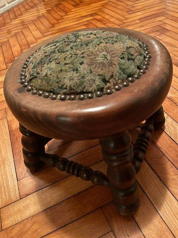 Banquito de Madera Tapizado con Diseño Floral