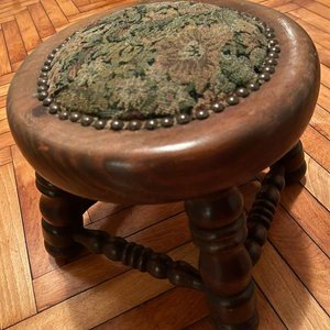 Banquito de Madera Tapizado con Diseño Floral - imagen 1