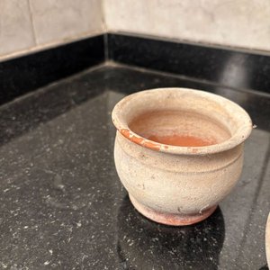 Lote de 5 Cuencos de Barro y Porcelana - imagen 4