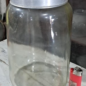 Lote anterior: Bollón de Vidrio Transparente con Tapa de Aluminio