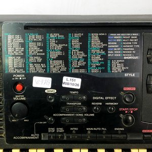 Teclado Yamaha PSR-33 con pantalla y múltiples funciones - imagen 2