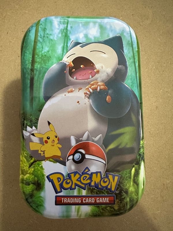 Latas Metálicas y Cartas Coleccionables Pokémon