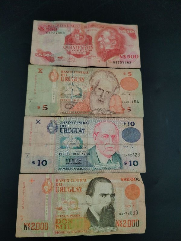 Billetes Uruguayos Varios Valores: 500, 5, 10 y 2000 Pesos