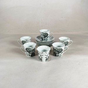 Lote siguiente: Juego de Café con Decorado de Rosas: Seis Pocillos con Platos