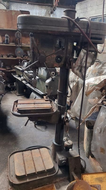 Gran Taladro De Pie A Maquina De Gran Precision Y Utilidad