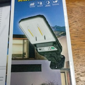 Lámpara Solar Exterior con Control Remoto - imagen 2