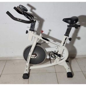 Lote siguiente: Bicicleta de Spinning Expert Blanca Funcional