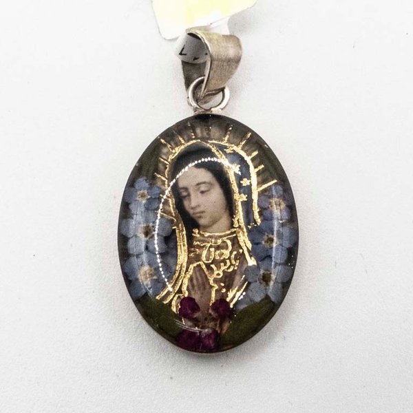 Dije Religioso de Plata con Resina y Flores Secas - imagen 1
