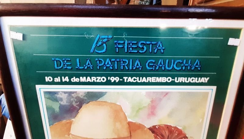 CUADRO MARCO DE MADERA Y VIDRIO CON AFICHE PATRIA GAUCHA - imagen 2