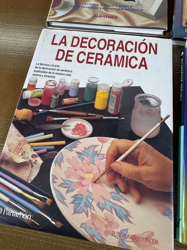 Colección de libros sobre decoración en español - imagen 5