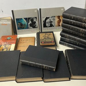 Lote de 13 Tomos de Revista de Derecho Público y Privado (1938-1944) y 6 Libros Variados - imagen 1