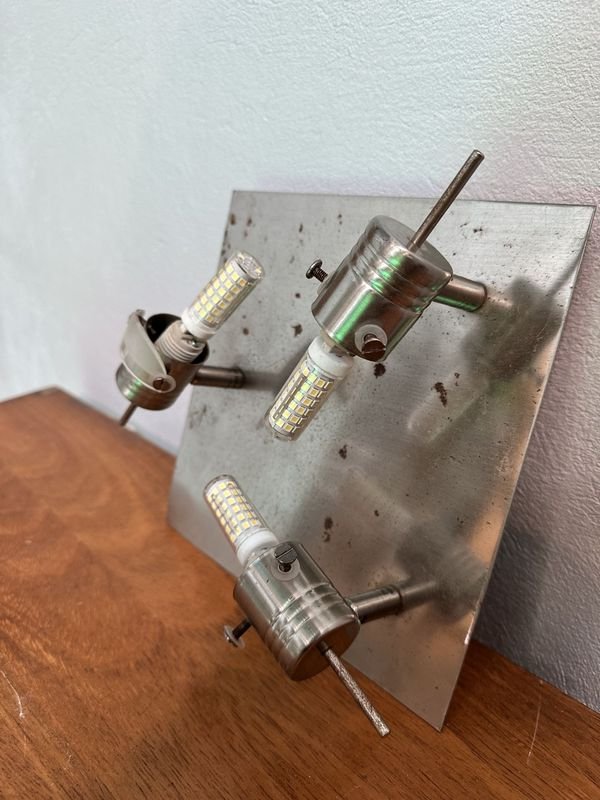 Iluminaria de 3 - Equipamiento Electrónico - imagen 3