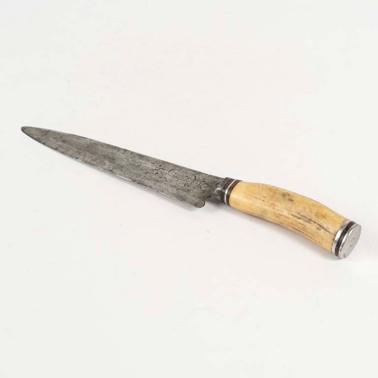 Lote anterior: Cuchillo de mango con hoja "Tarta"