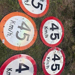 Lote de 5 Carteles Señalización Vial 45 km/h - imagen 3