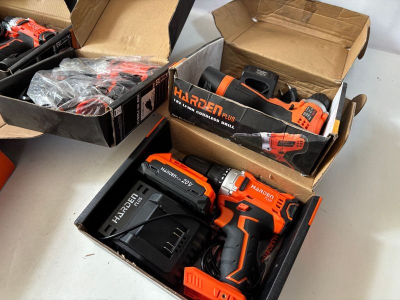 Atornilladoras a batería: una colección de herramientas y accesorios - imagen 7