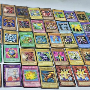 Item lote-204-cartas-yu-gi-oh-x74 - Image 0