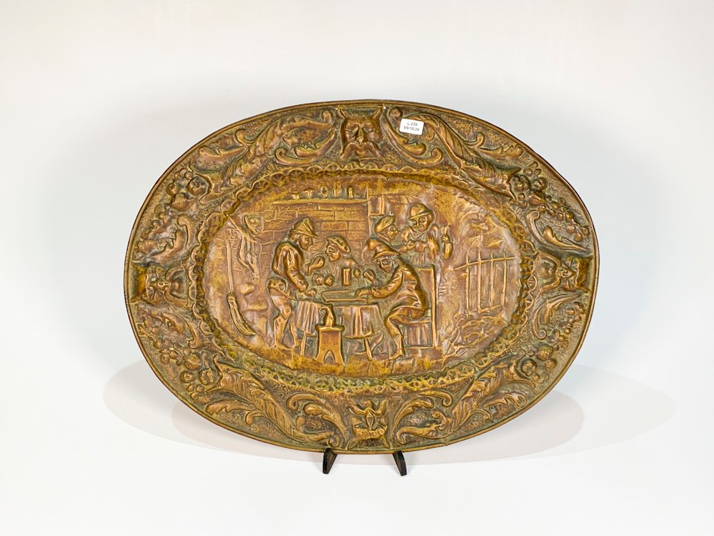 Plato Oval de Cobre con Decoración de Bodegón y Bordes Florales