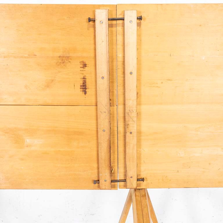 Mesa con caballetes de madera y metal - imagen 3