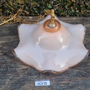 Lámpara de Techo Vintage Estilo Capelina en Vidrio Opal y Rosado - imagen 6
