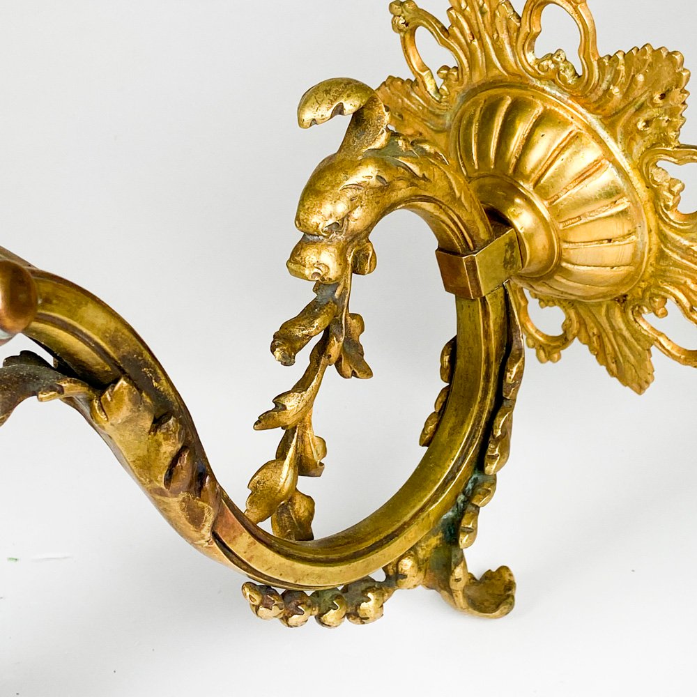 Aplique de bronce con dos luces y tulipas - imagen 3