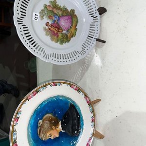 Dos Platos Decorativos Sellados con Soporte - imagen 1