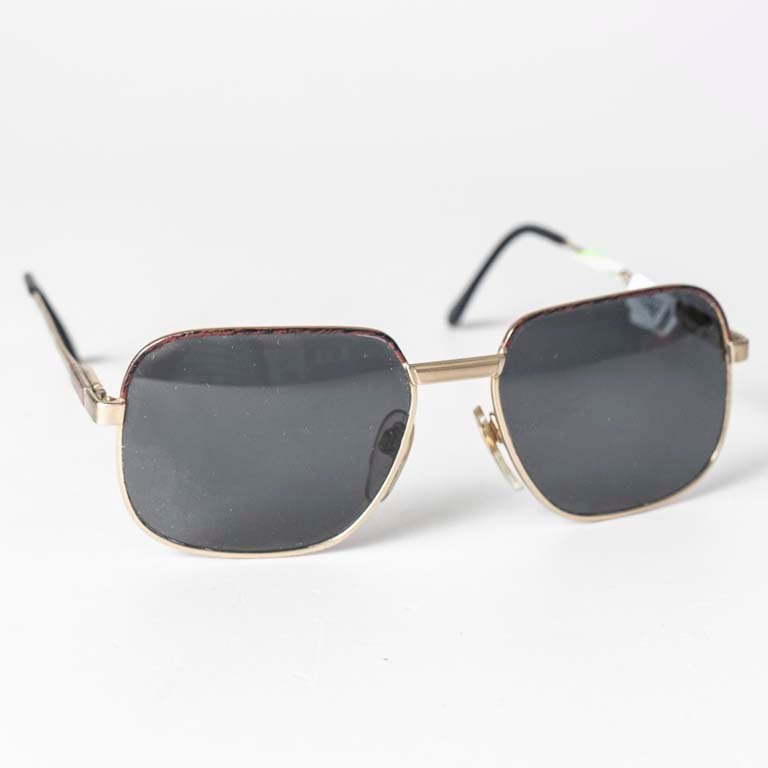 Lote siguiente: Lentes de sol para hombre