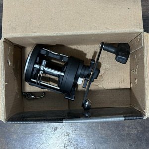 Carrete de Pesca Trolling Master Kaida GC20 Negro y Plata - imagen 3